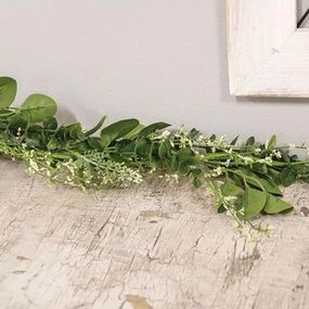 *Baby's Breath & Lush Eucalyptus Garland