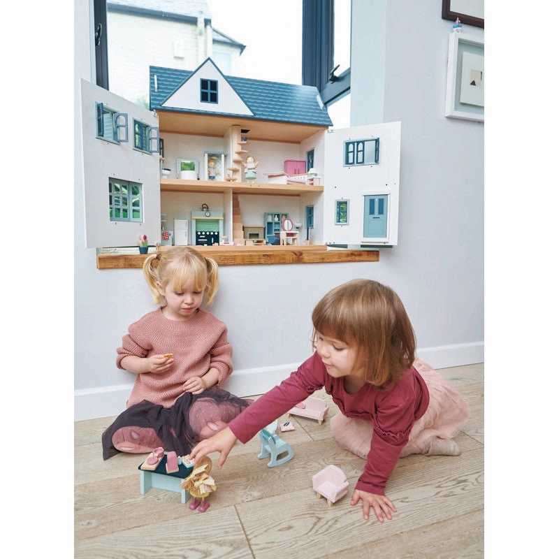 Dovetail Doll House