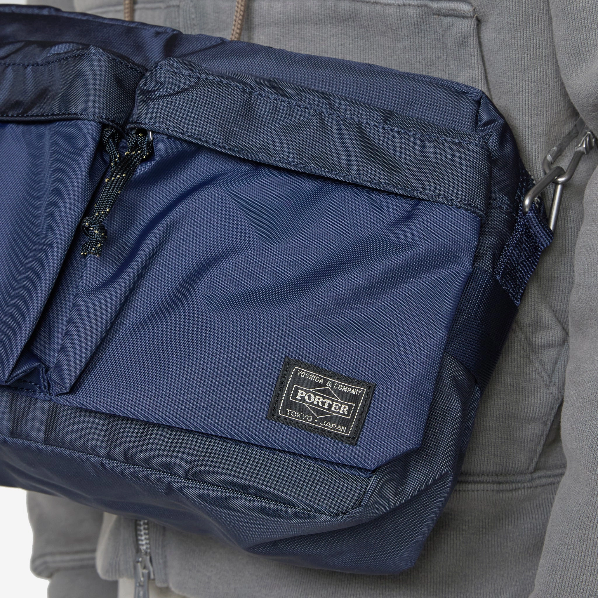 Force Shoulder Bag (S) Navy