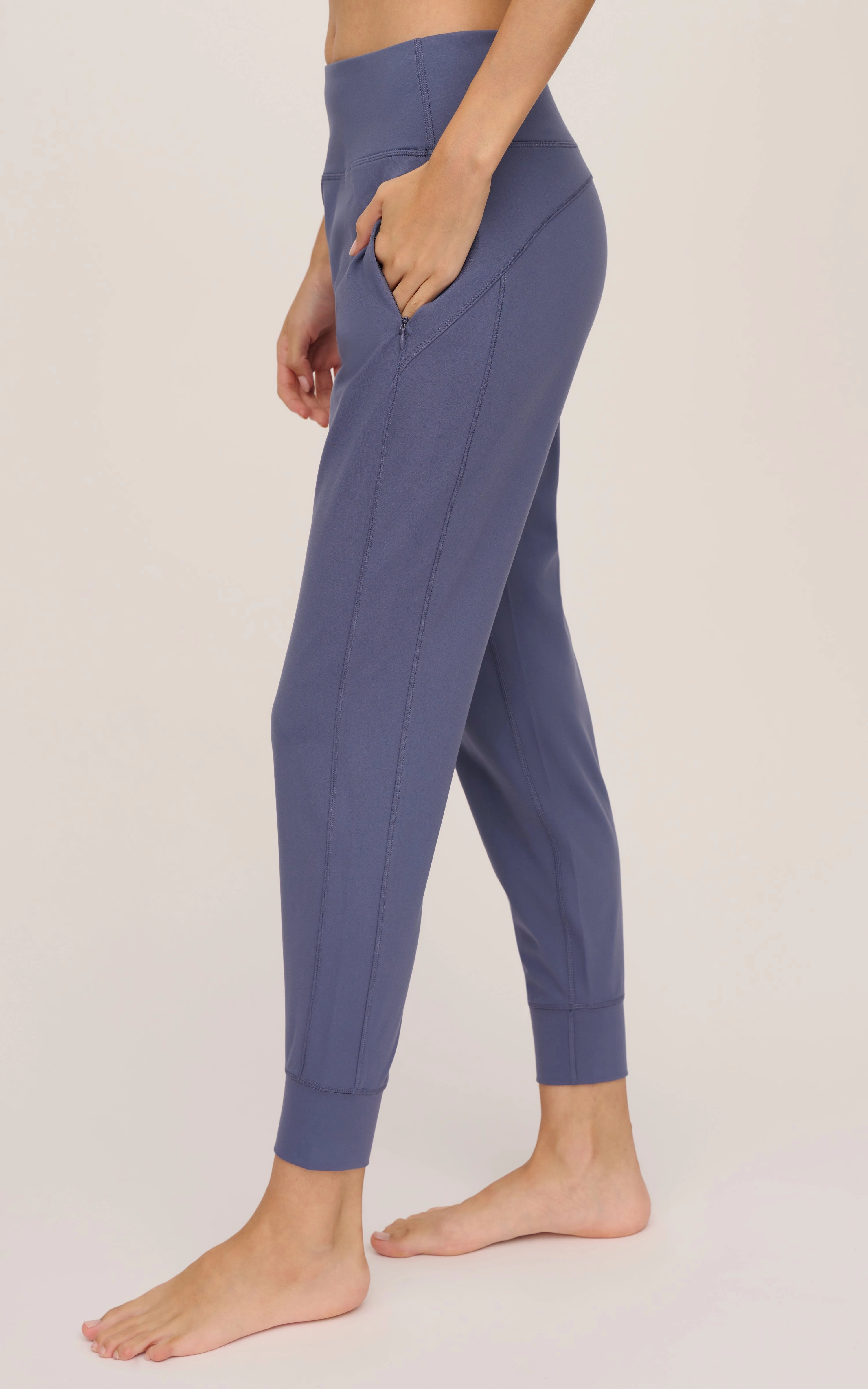 Interlock Zipper Pockets Greenwich Jogger