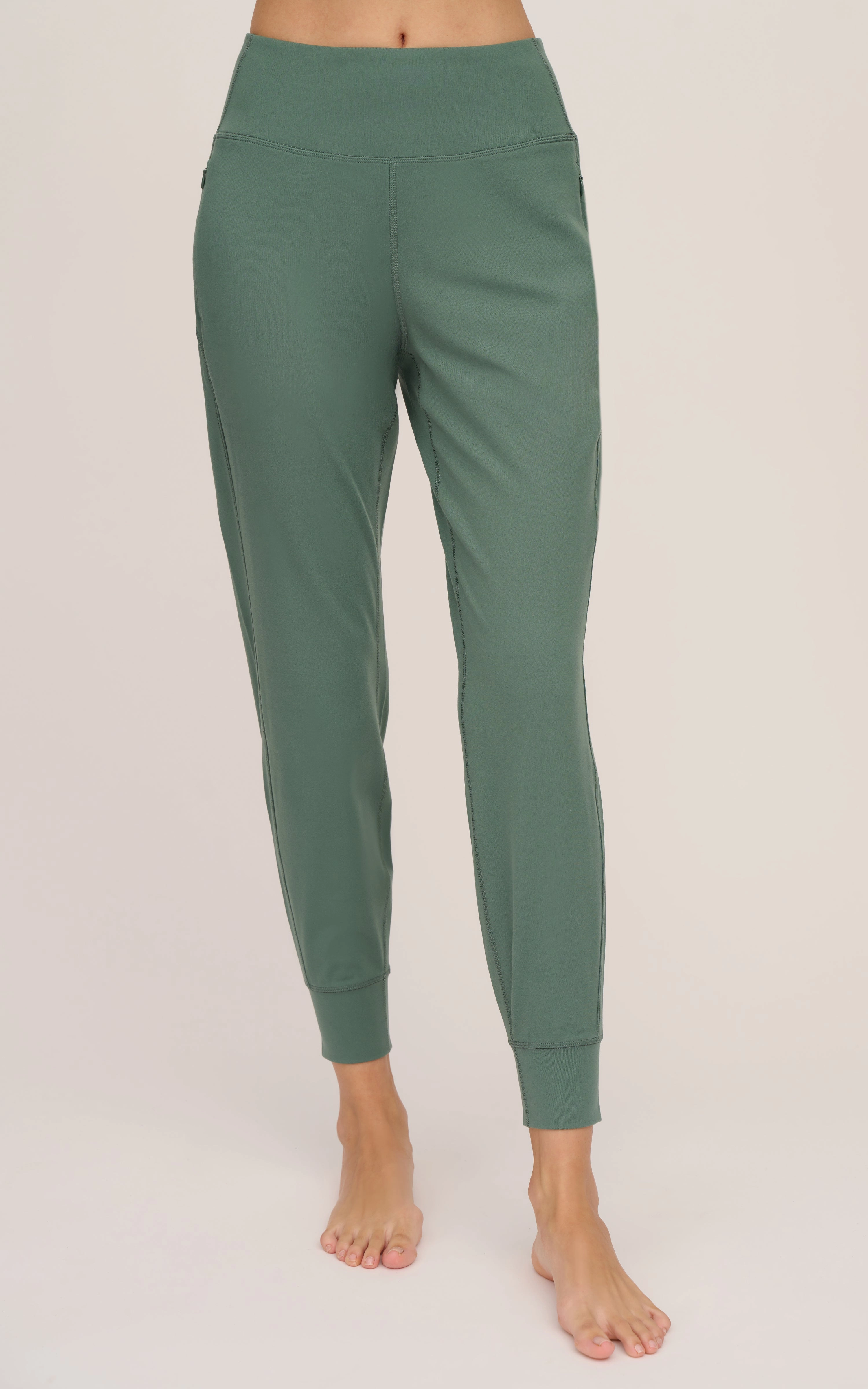 Interlock Zipper Pockets Greenwich Jogger