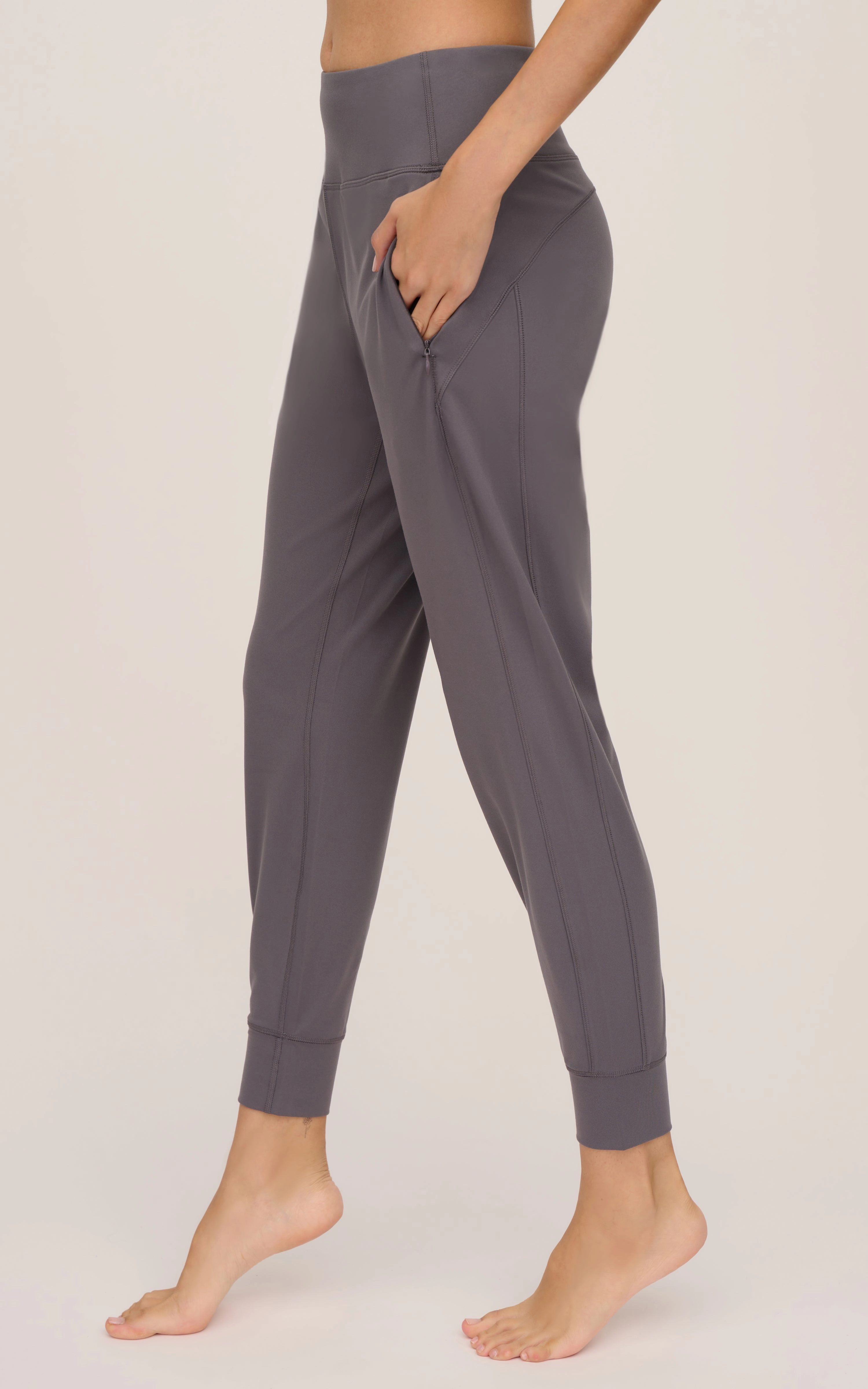 Interlock Zipper Pockets Greenwich Jogger