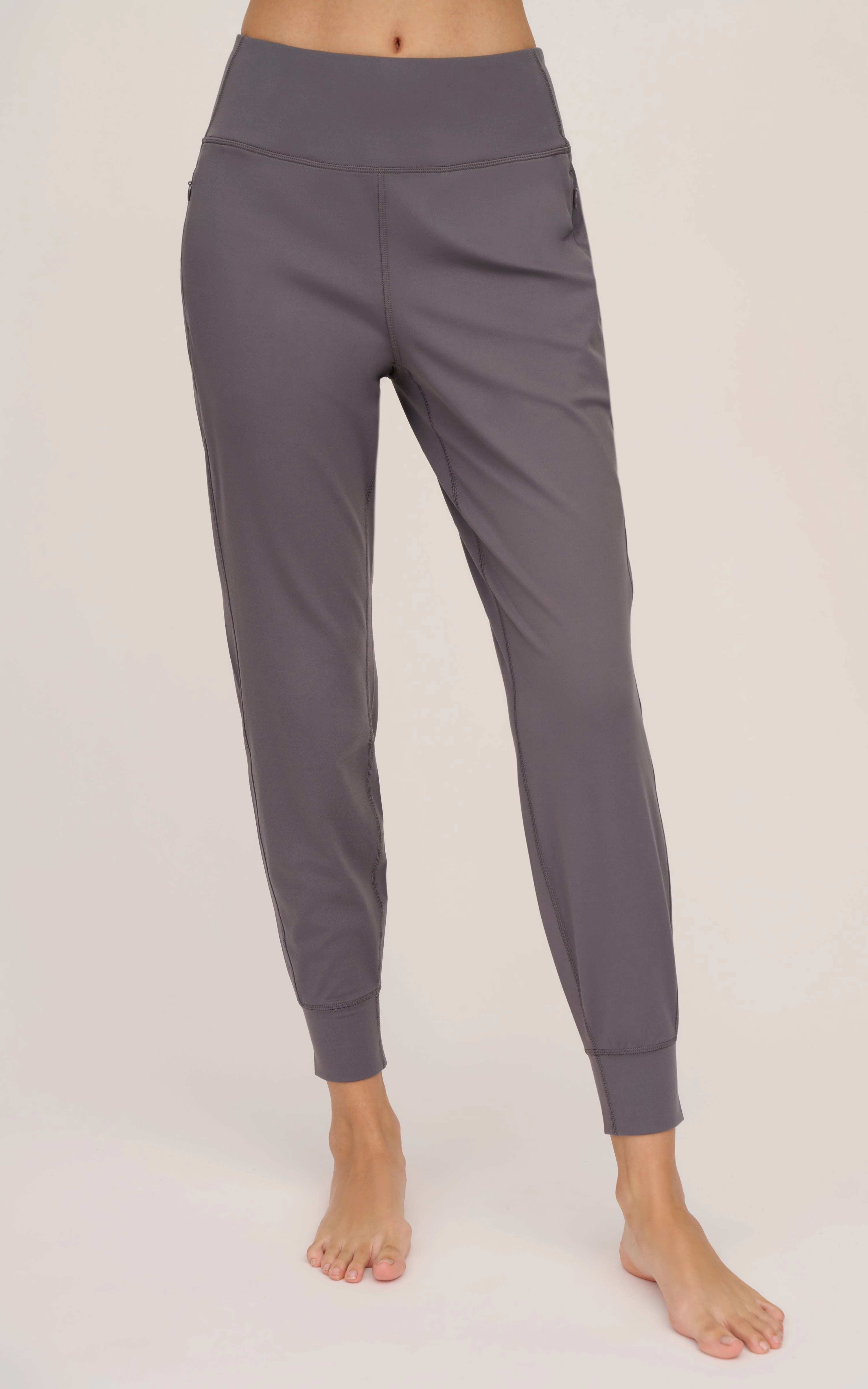 Interlock Zipper Pockets Greenwich Jogger