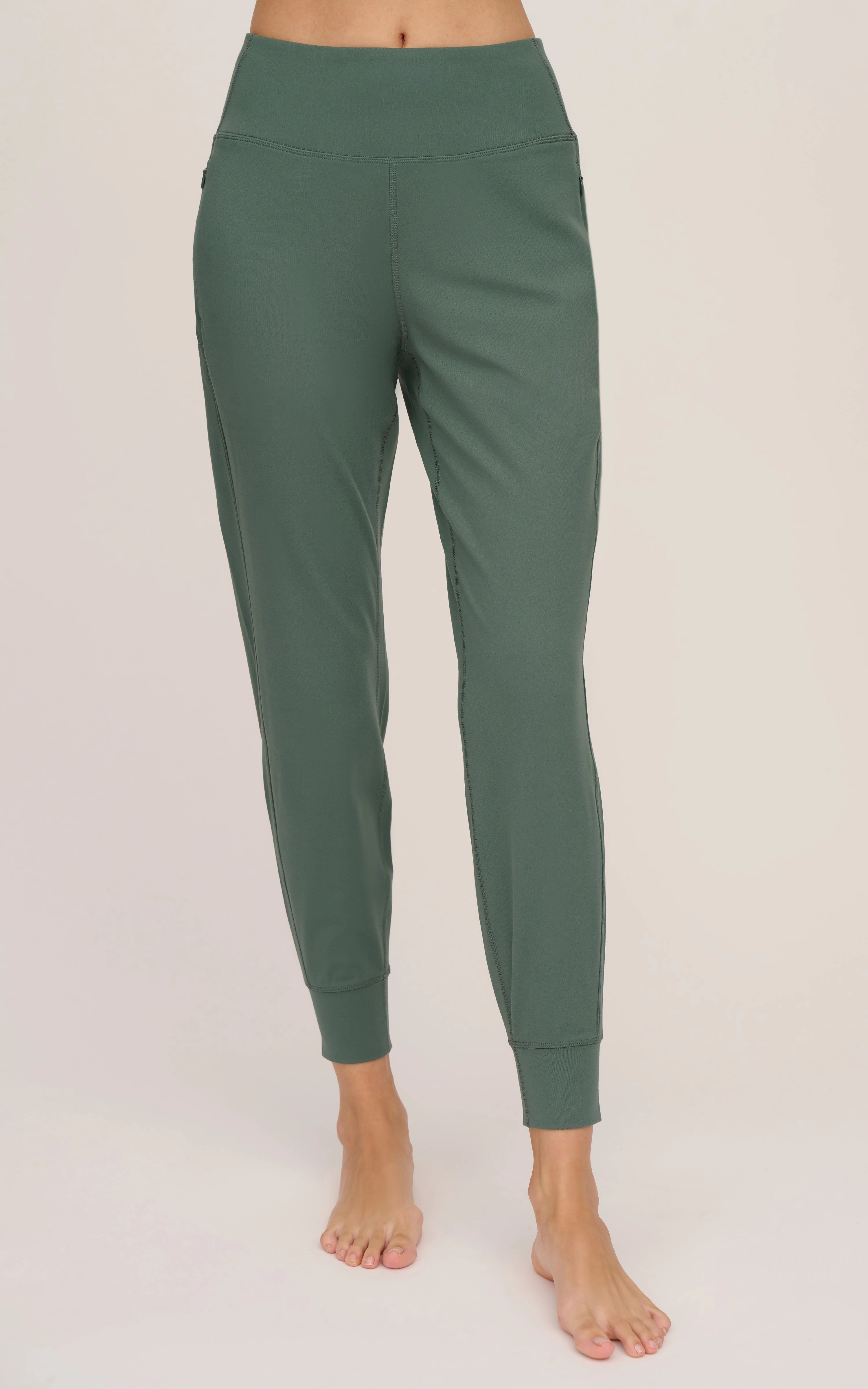 Interlock Zipper Pockets Greenwich Jogger