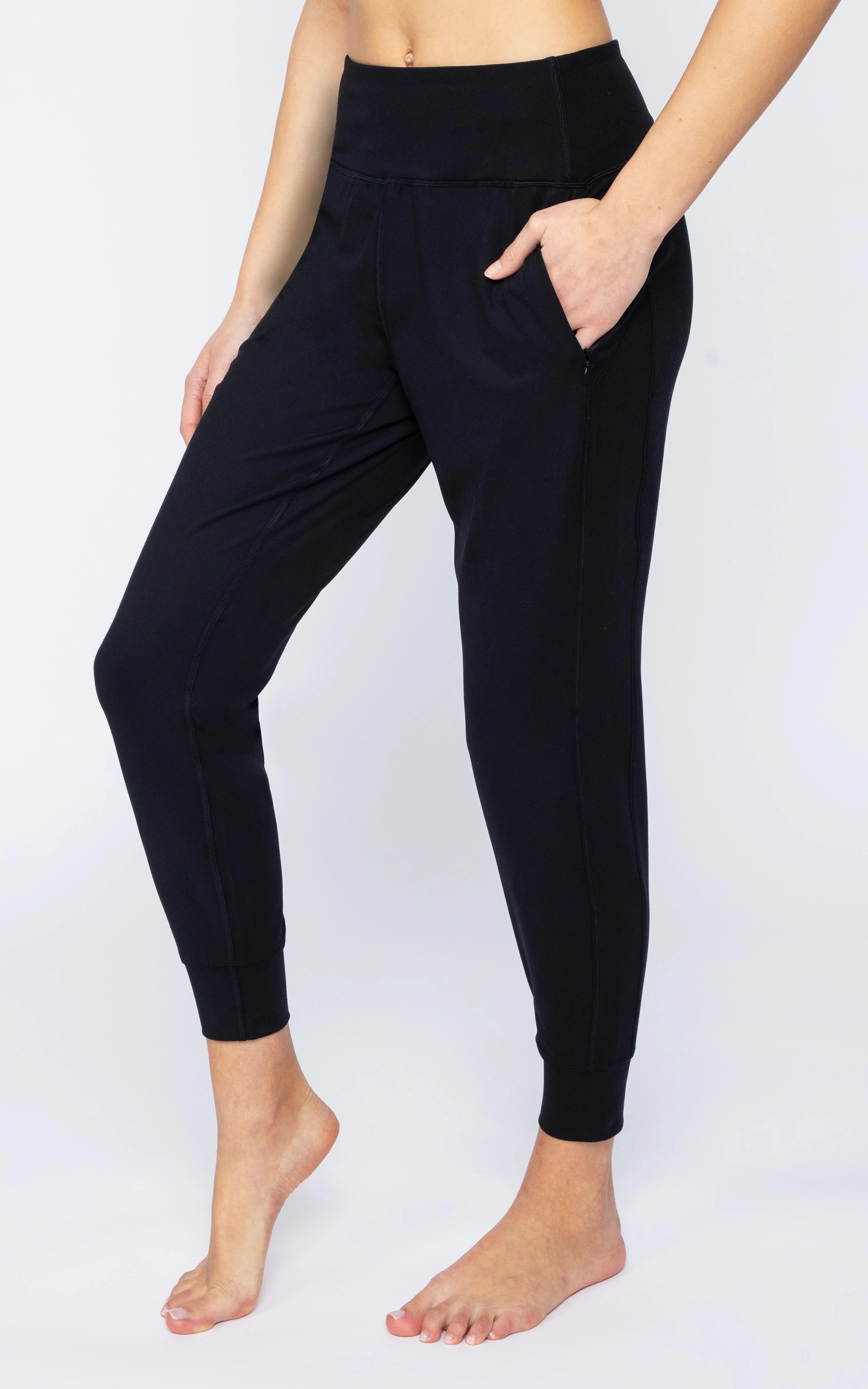 Interlock Zipper Pockets Greenwich Jogger
