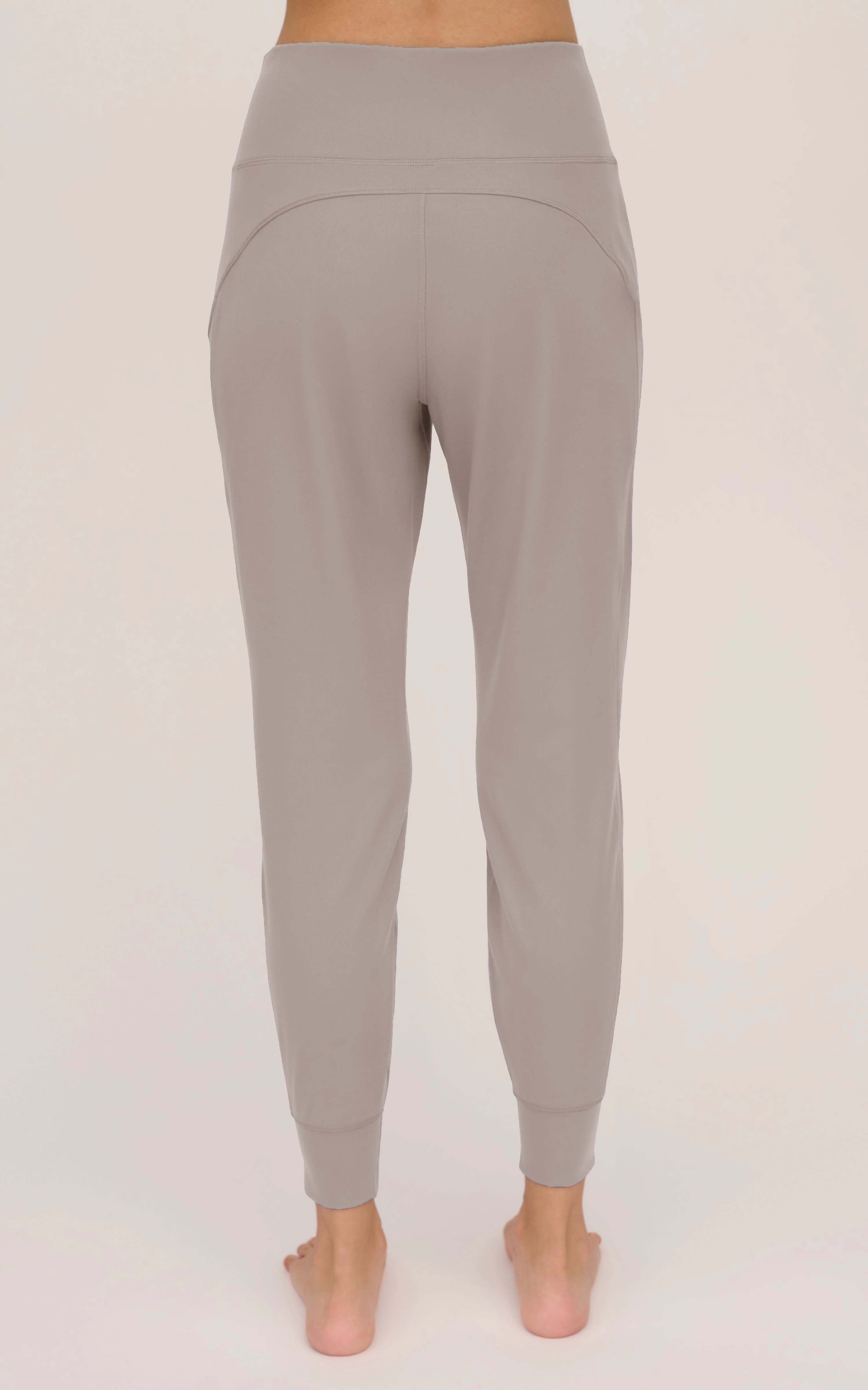Interlock Zipper Pockets Greenwich Jogger