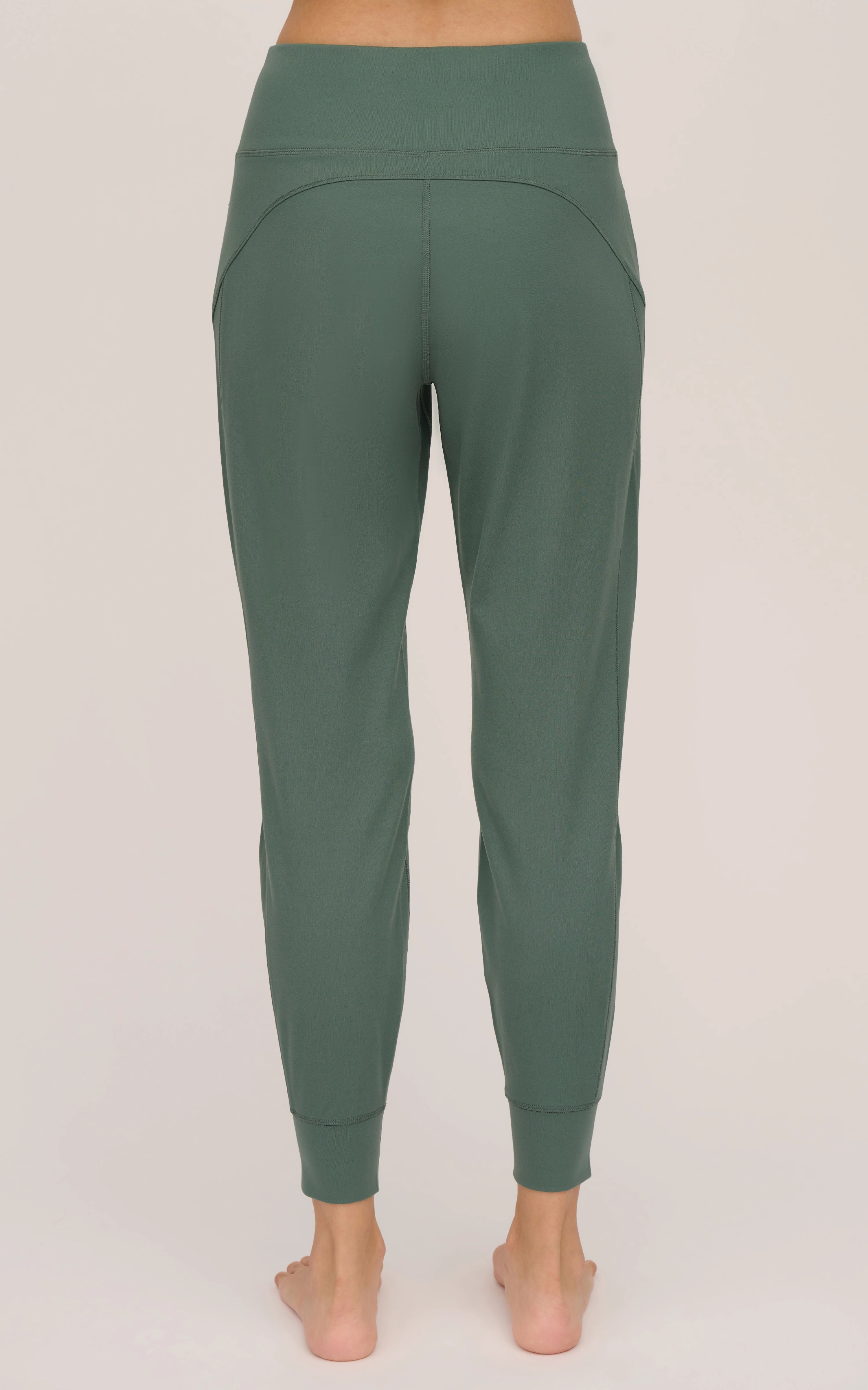 Interlock Zipper Pockets Greenwich Jogger