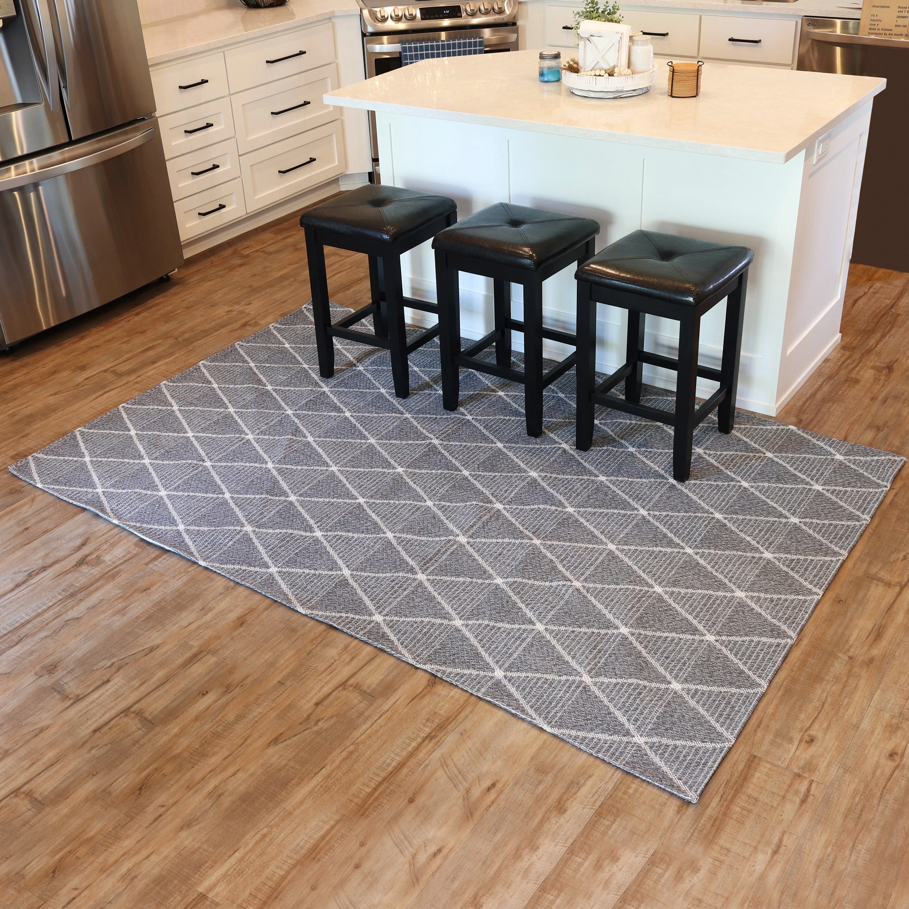 Sunnydaze Lattice Perfection Indoor Area Rug in Charcoal - 5 Ft. x 7 Ft.
